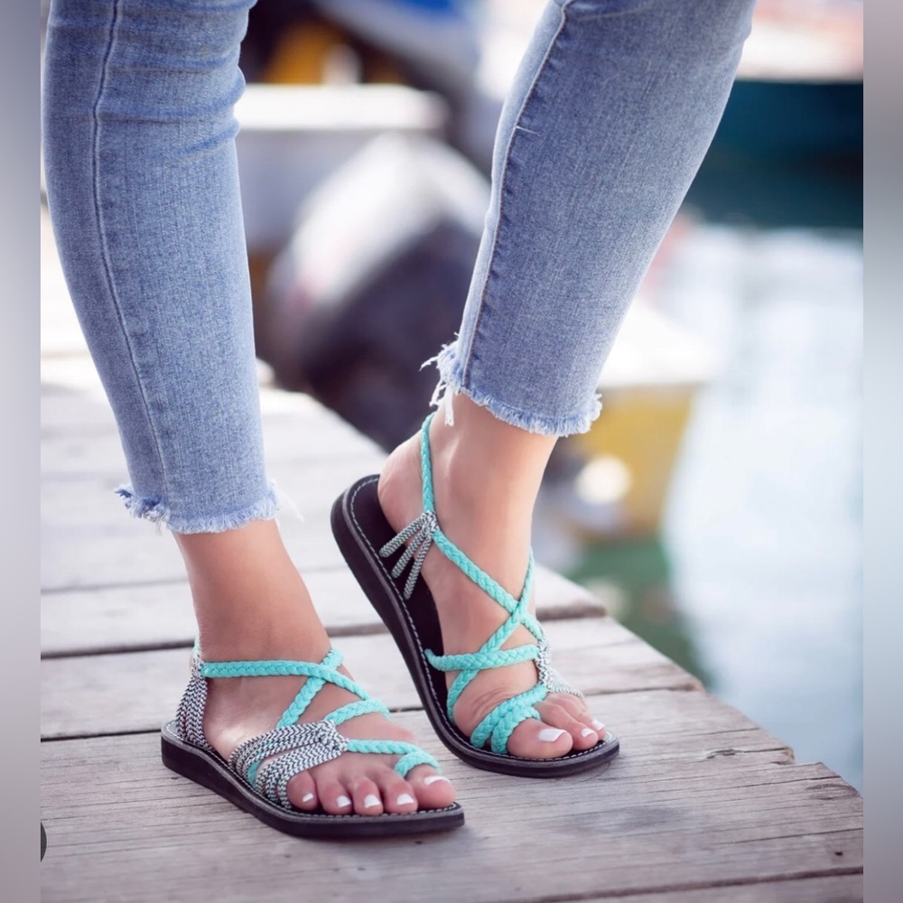 Plaka leaf Flat Turquoise-Zebra sandals 8